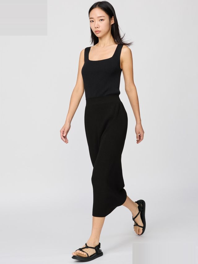 3D Knit Ribbed Skirt