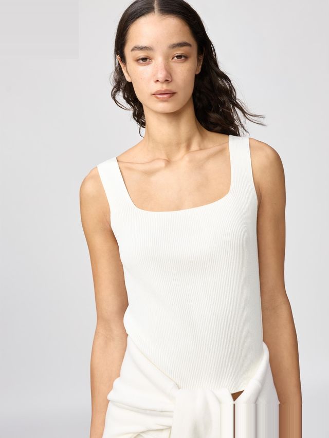 3D Knit Ribbed Sweater Sleeveless