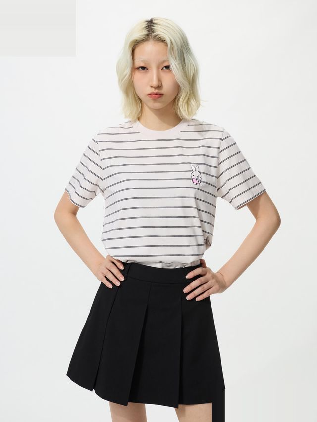 miffy in bloom UT (Short Sleeve Graphic T-Shirt)