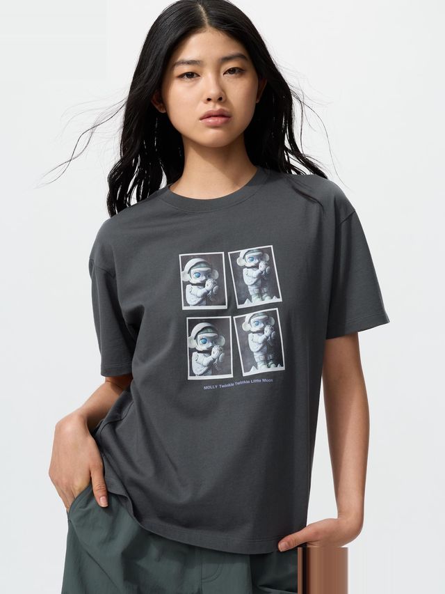 POP MART UT - MOLLY (Short Sleeve Graphic T-Shirt)