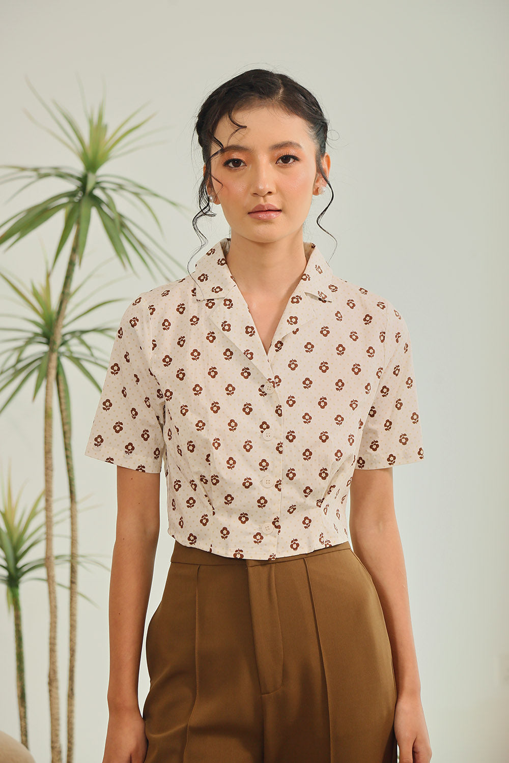 Clarisse Petite Floral Blouse in Off White