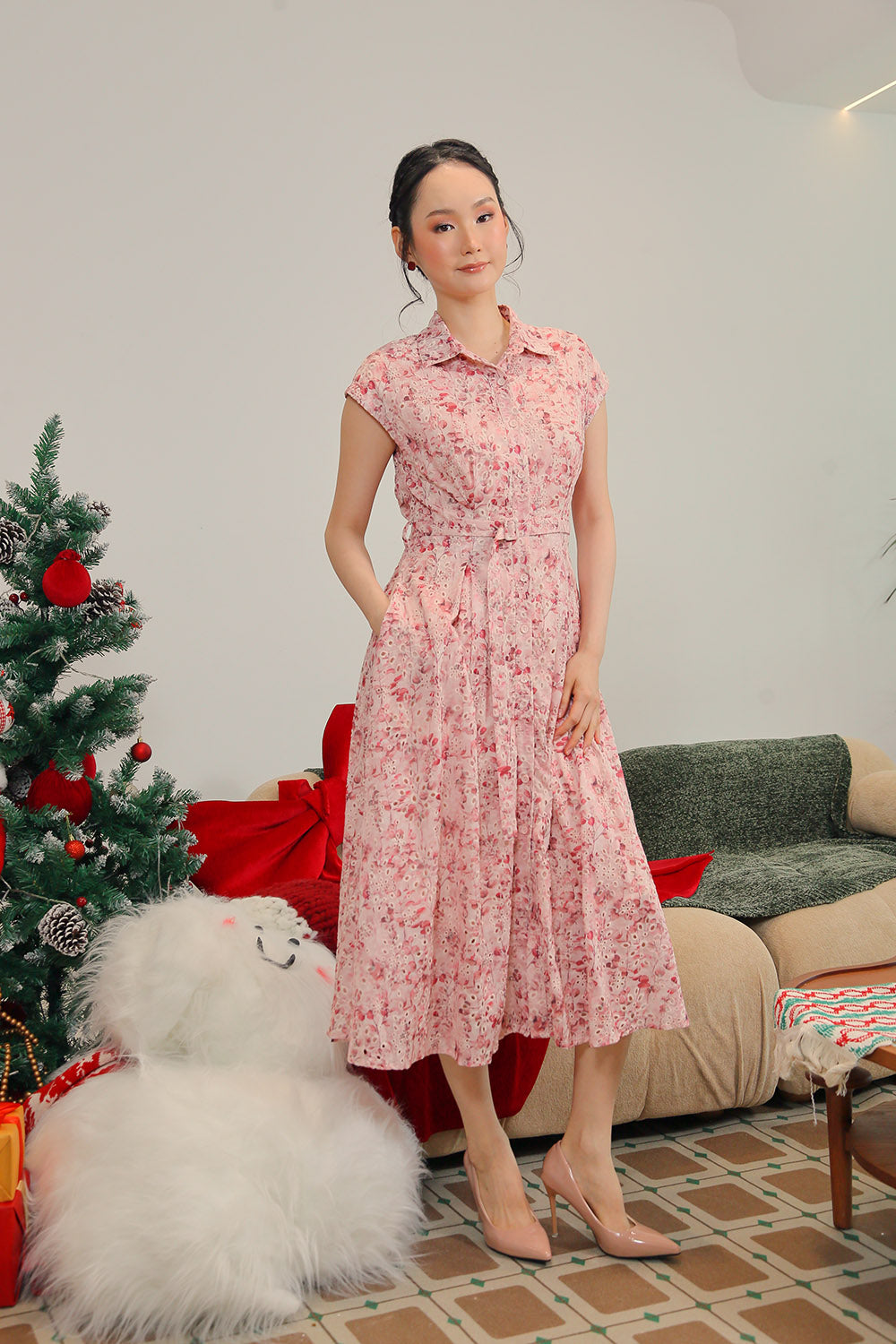 Dezza Eyelet Embroidered Midi Dress in Rose Meadow