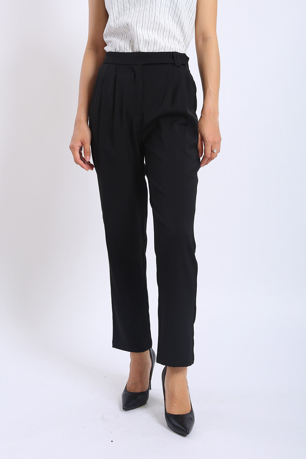 Elise Tailored Straight Leg Pants in Black