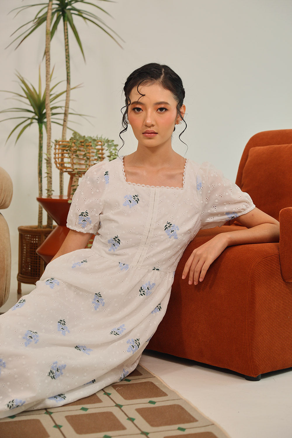 Isolde Embroidered Floral Midi Dress in White Bloom