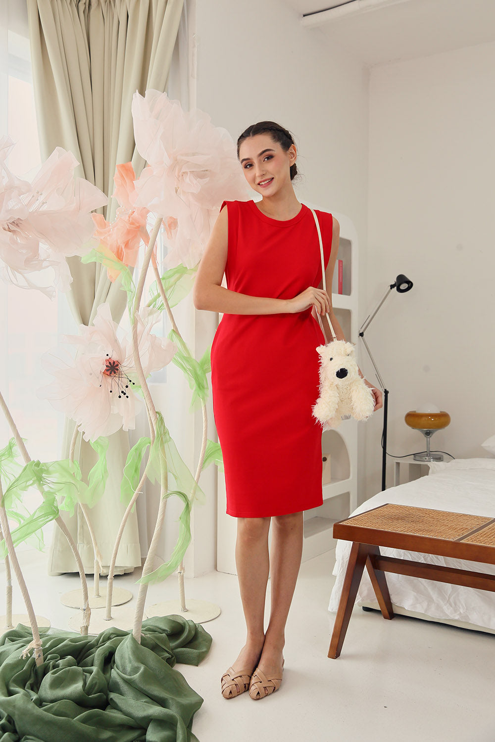 Karlotta Sleeveless Fitted Midi Dress in Red