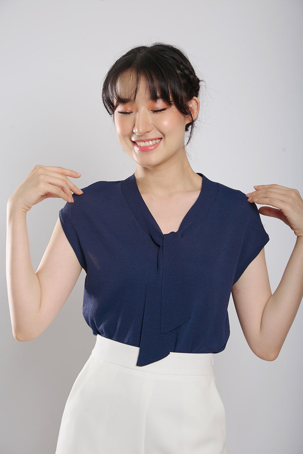 Novabelle Sash Knit Top in Navy Blue