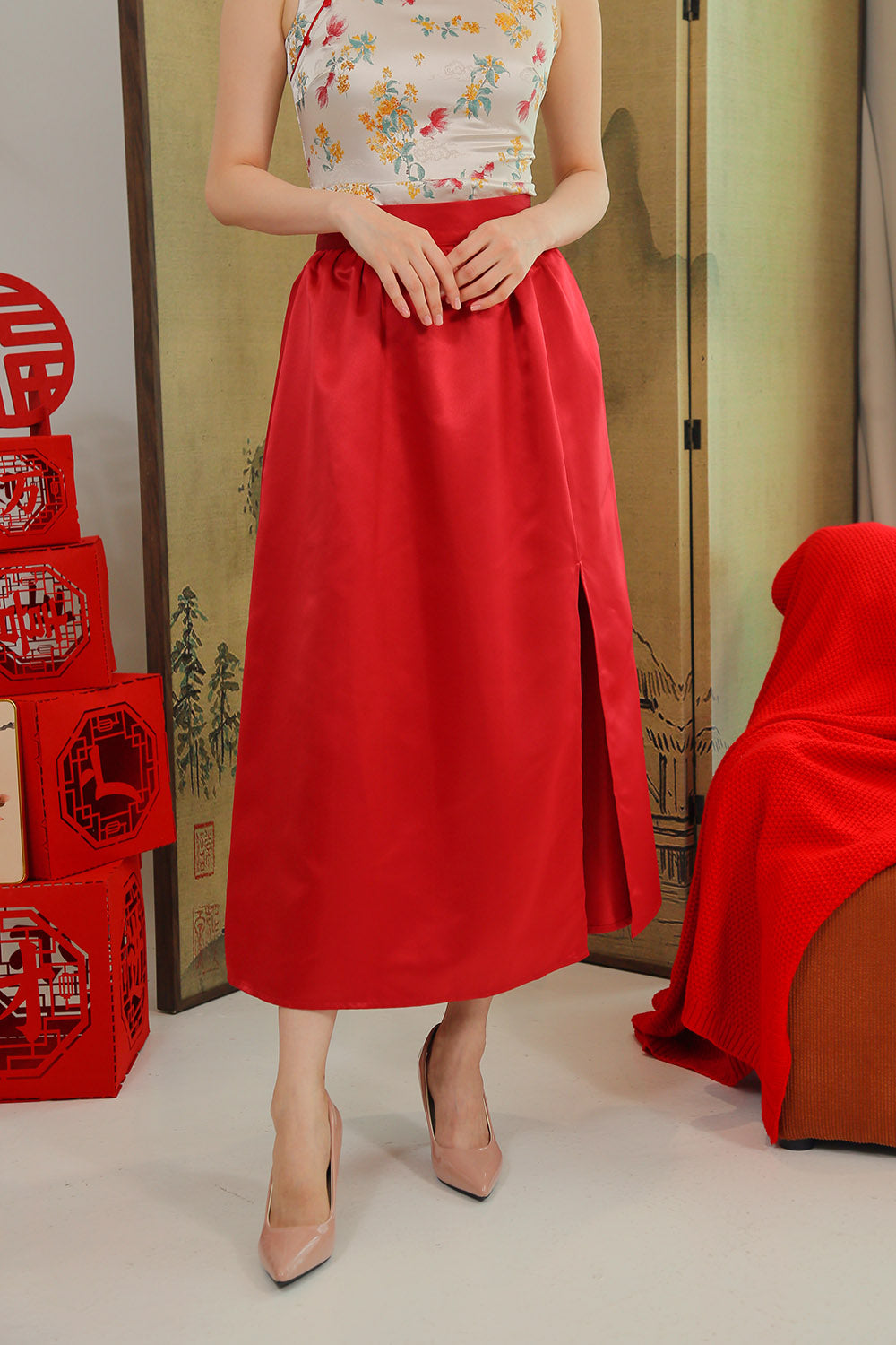 Sayuri Slit Skirt in Mulberry Red