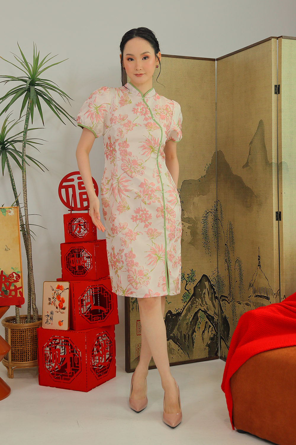 Vivara Puff Sleeve Floral Cheongsam Midi Dress in Brush Pink