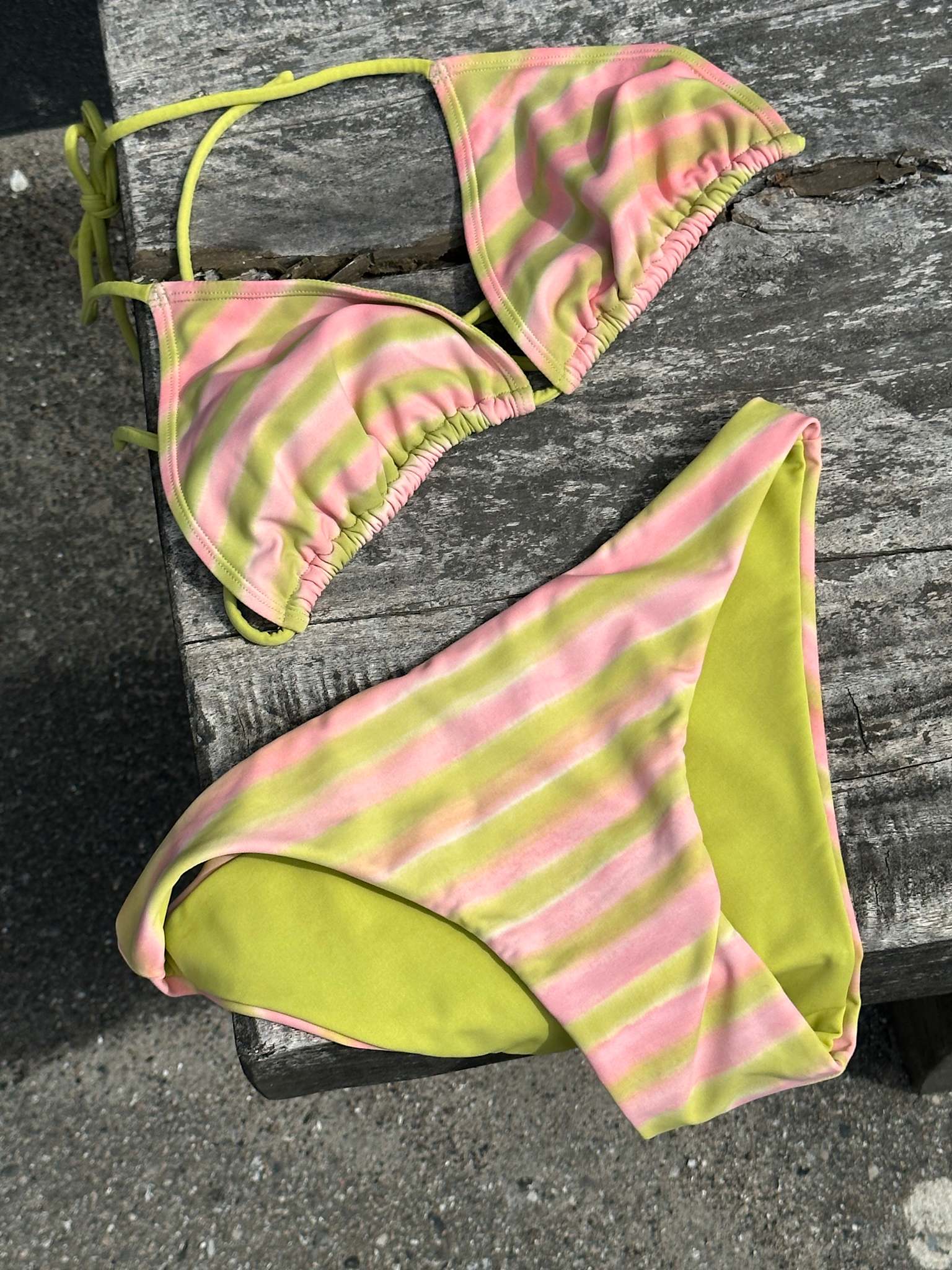 Blurred line triangle top - Merle I Lime combo